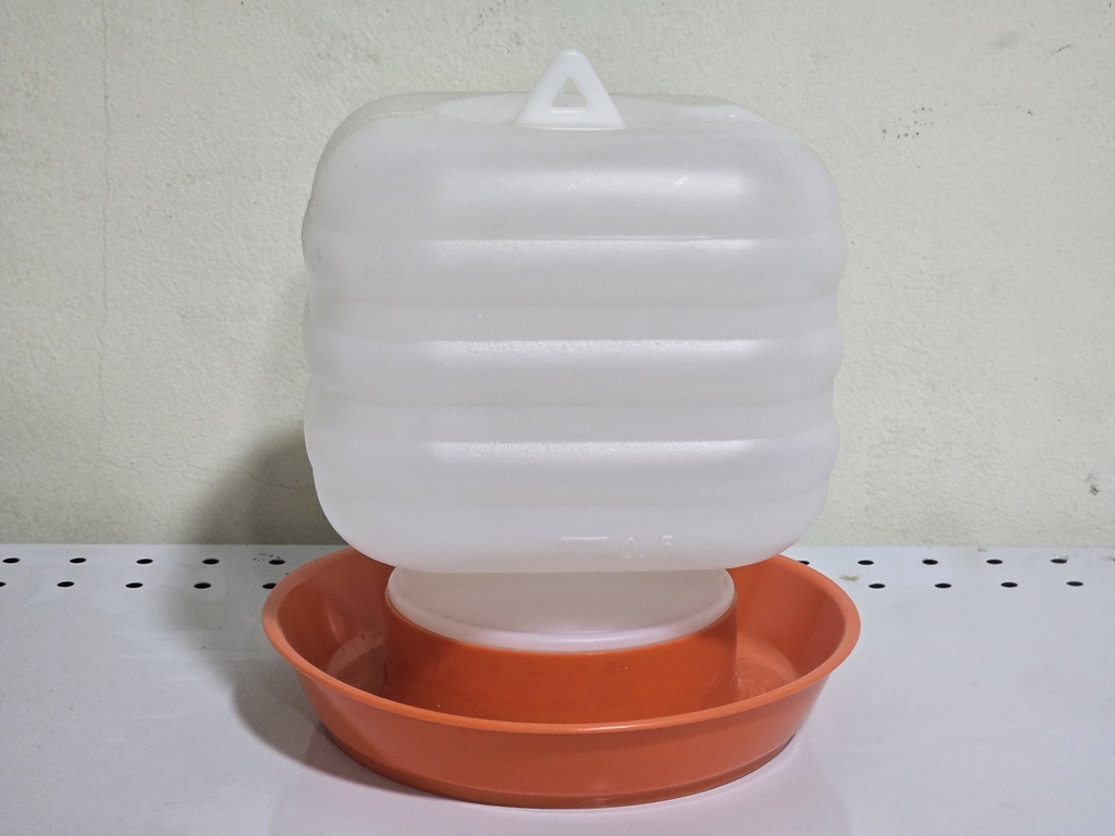 BEBEDERO CUADRADO ANARANJADO 2.75L (Disatyr)